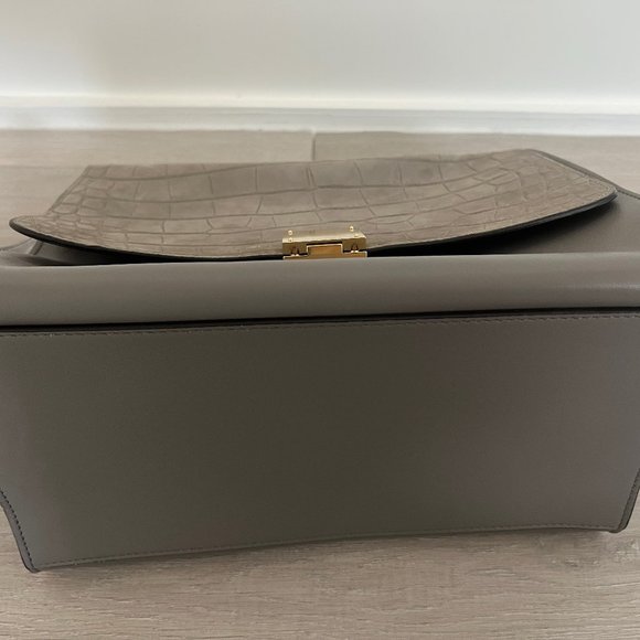 Celine grey croc embroidered trapeze medium bag - Picture 13 of 13